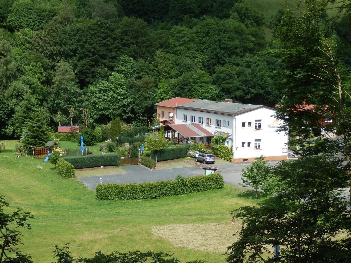 Hotel Und Gasthof "Sonneneck" Schalkau Exterior foto